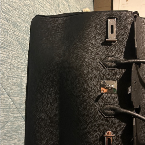 Elegant Black Leather Men's Bag - Picture 4 of 9